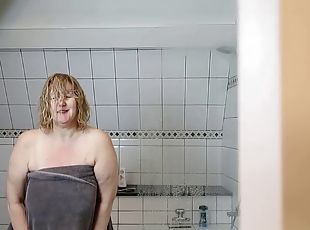Mature with big tits stepmom fingers herself in the shower