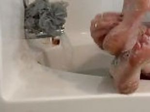 Dick Stiffening Milf Soles in the Bath Tub