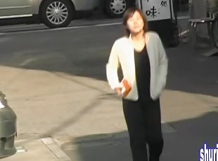 Asian girl gets her pants sharked in the street 