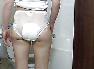 Fatty lady with a panty pad in the amateur xxx upskirt