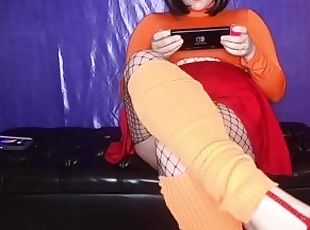 Velma PeeDesperation While Gaming Leads to Big Release and Orgasm FULL VID ON MANYVIDS AND OF