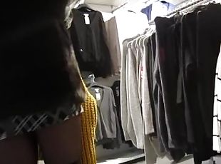 AMATEUR VOYEUR - GIRL SHOWS HER ASS IN A CHANGING ROOM