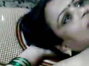 BBW Indian MILF Shows Her Curvaceous Body in a Hot Amateur Clip