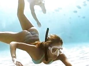 Super Hot Jessica Alba Scuba Diving in Bikini