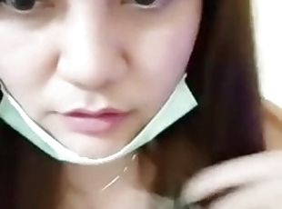 Thai girl showing her tits on live