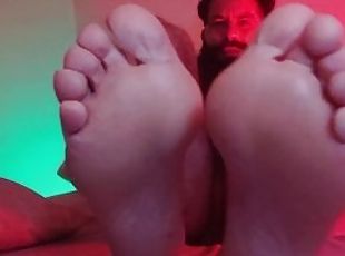Worship my feet. Imagine you cumming over them